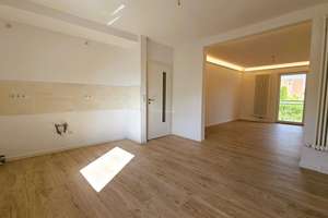 Großzügige 5-Raumwohnung mit ca. 125 m² Wohnfläche – frisch saniert und familienfreundlich – Stephensonstraße 9, 2708 Löbau – Vorschaubild 8