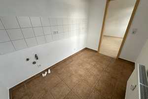 Laminat / im 2. OG / Bad mit Dusche – Ebersdorfer Straße 35, 9131 Chemnitz – Vorschaubild 7