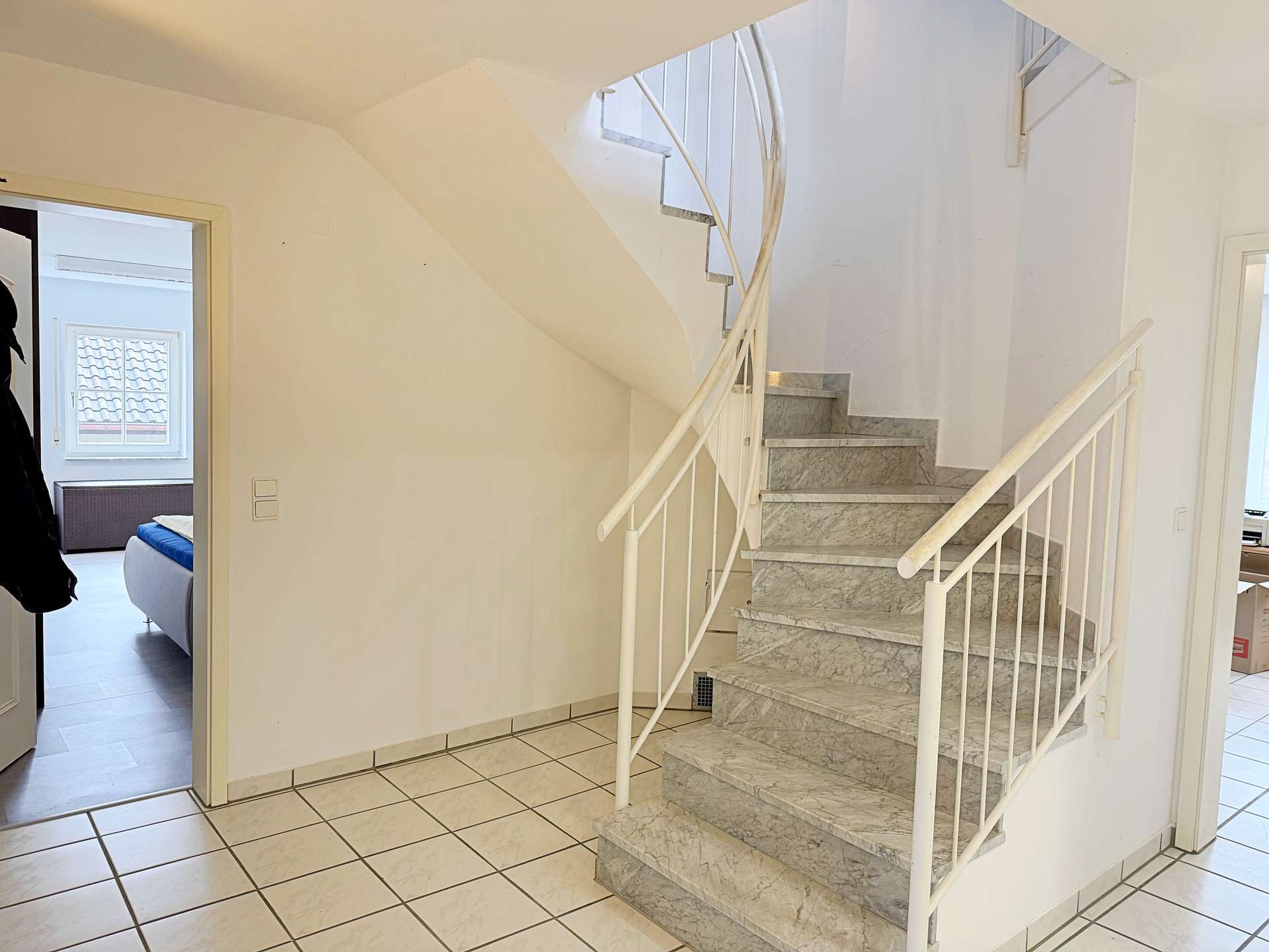 Immobilie in Dielheim - Wohnen mit Weitblick – Einfamilienhaus in traumhafter Hang- und Feldrandlage - Bild 14