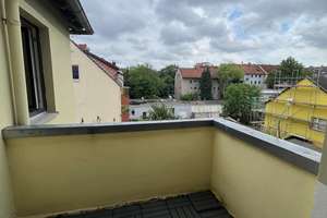 2 Zimmer Wohnung mit Einbauküche und Balkon