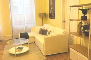 Wunderschöne 75qm 2 Zimmer Wohnung mit Balkon Erdgeschoss zentral möbliert