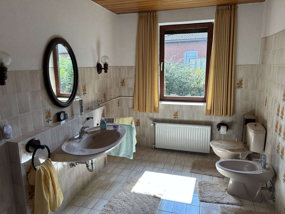 Immobilie in Dahlenburg - Wohnen oder Arbeiten ! Bungalow mit großem Grundstück und großer Lagerhalle mitten in Dahlenburg - Bild 13