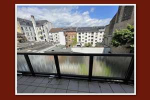 Attraktive Stadtwohnung mit moderner Einbauküche, Tageslichtbad und Balkon zum 15.6.