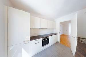 Schöne 3-Zimmer Wohnung mit Dachterrasse unweit vom Schloss Charlottenburg! – Tauroggener Straße 35B, 10589 Charlottenburg, Berlin – Vorschaubild 2