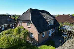 Vermietetes, 1993 massiv erbautes Zweifamilienhaus mit Doppelcarport bei Büsum – Die vollständige Adresse der Immobilie erhältst du vom Anbieter., 25797 Wöhrden – Vorschaubild 3