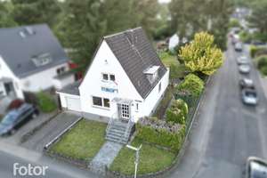 Freistehendes Einfamilienhaus mit Garage, neuer Heizung & Entwicklungspotenzial in ruhiger Toplage – Baumberger Straße 2, 50737 Longerich, Köln – Vorschaubild 2