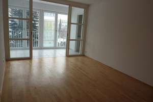 Wohlfühlwohnung mit Wintergarten und Einbauküche in beliebter Wohnanlage – Parksiedlung Spruch 3 bis 137, 12349 Buckow, Berlin – Vorschaubild 3