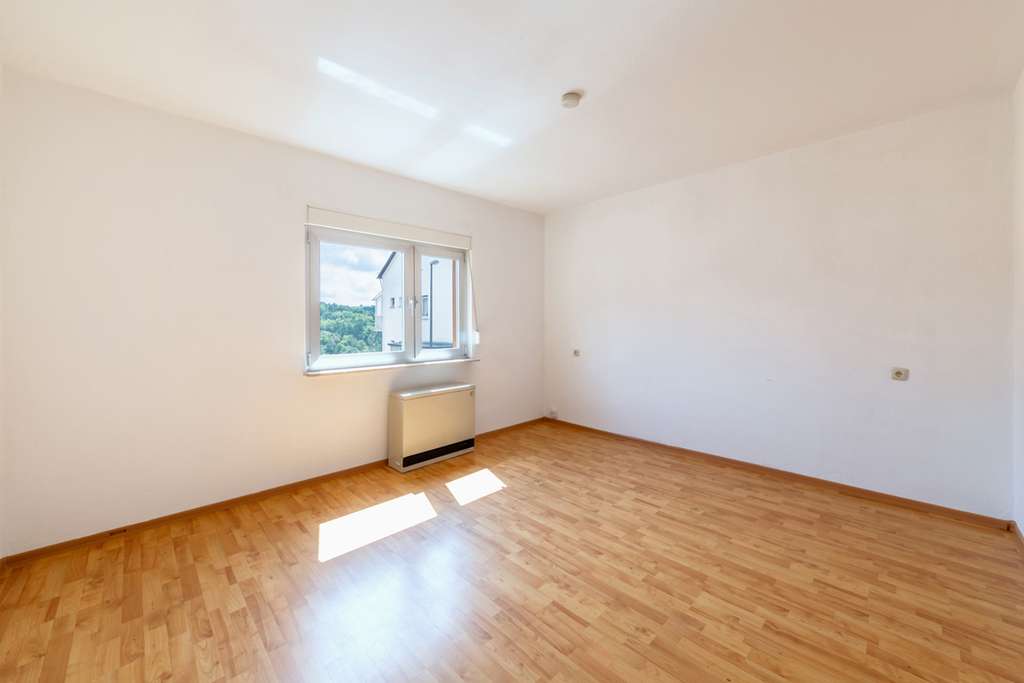 Immobilie in Aarbergen - GERÄUMIGES HAUS MIT VIEL POTENZIAL! Großem Grundstück und Garage – Ihr zukünftiges Traumhaus - Bild 4