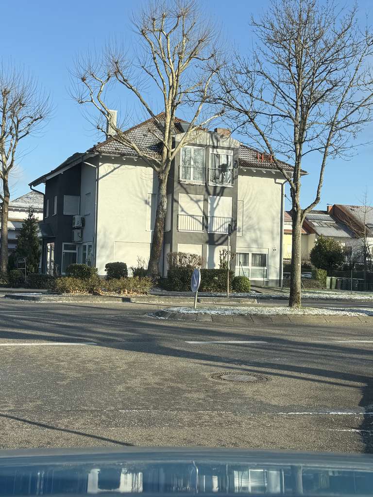 Immobilie in Durmersheim - Helle Dachgeschosswohnung mit Tageslichtbad und Stellplatz - Bild 2