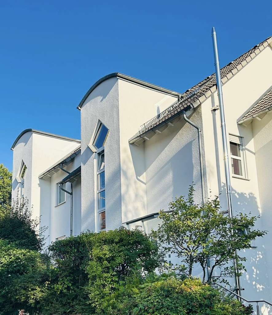 Sehr gepflegtes Doppelhaushälfte mit uneinsehbarem Garten am Lerchenbuckel in Reutlingen