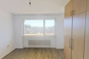 Große 3-Zimmer-Wohnung mit BALKON und viel Lichteinfall – Lahrkampstraße 2, 33104 Schloß Neuhaus, Paderborn – Vorschaubild 4