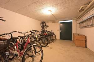 Exklusive Wohnung in ruhiger Lage mit Pool, ideale Raumaufteilung – vielseitig nutzbar & WG geeignet – Die vollständige Adresse der Immobilie erhältst du vom Anbieter., 81479 Solln, München – Vorschaubild 10
