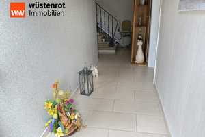 Ein Raumwunder ist diese hübsche gepflegte Doppelhaushälfte mit Garage, Nebengebäude und kl. Garten – Helmstedt (Kreis) – Vorschaubild 3