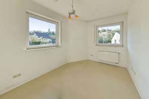 Vielseitige Immobilie mit 2 Wohneinheiten und 150 m² Garagen - Lageranbau – Die vollständige Adresse der Immobilie erhältst du vom Anbieter., 74395 Mundelsheim – Vorschaubild 9