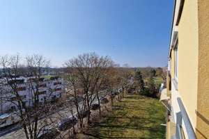 Helle 2-Zimmer-Wohnung mit Balkon in Ziegelstein