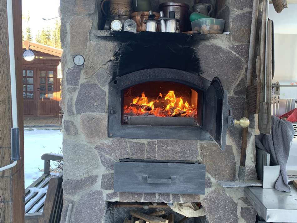 Holzbackofen