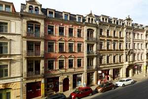www.r-o.de +++ Individuelle Maisonettewohnung mit Balkon und offener Galerie in der Altstadt