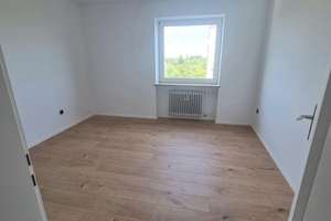 !!!PROVISIONSFREI!!! Frisch renovierte 3-Zimmer-Wohnung in München-Hadern/Blumenau – Die vollständige Adresse der Immobilie erhältst du vom Anbieter., 80689 Blumenau, München – Vorschaubild 1