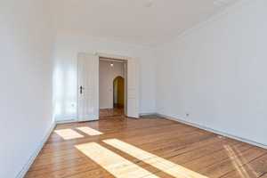 Altbau / 4.OG / Vorderhaus / Fernsehturmblick – Berlin – Vorschaubild 8