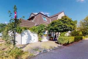 Familienglück zum Greifen nah: hochwertig ausgestattete Doppelhaushälfte mit großem Garten und Kamin – Die vollständige Adresse der Immobilie erhältst du vom Anbieter., 40489 Wittlaer, Düsseldorf – Vorschaubild 3