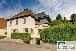 Geräumiges Einfamilienhaus mit Einliegerwohnung auf großem Grundstück! – Neuwied (Kreis) – Vorschaubild 1