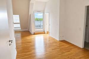 Helle 3-Zimmer-Dachgeschosswohnung mit Balkon in Mainz Wallaustr.