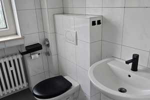 Sehr helle schöne 3 Zimmerwohnung im Dachgeschoss! – Windmühlenstrasse 17, 47229 Duisburg – Vorschaubild 9