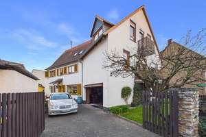 Tolles Einfamilienhaus mit separater Wohnung im Anbau und Garage in zentraler Lage von Oestrich – Die vollständige Adresse der Immobilie erhältst du vom Anbieter., 65375 Oestrich-Winkel – Vorschaubild 1