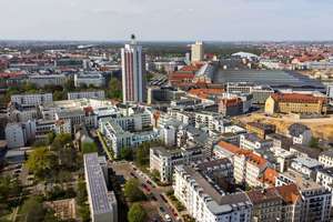 120 m² DG-Altbauensemble im Zentrum mit ca. 30 m² Dachterrassenfläche und Blick über die Stadt