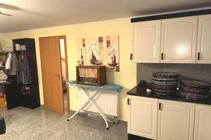 KILIAN IMMOBILIEN! EXKLUSIVE DHH AUS 2000 MIT 157 M² WFL IN ROTH!  EBK * 2 BÄDER * KELLER * GARAGE – Die vollständige Adresse der Immobilie erhältst du vom Anbieter., 91154 Roth – Vorschaubild 112