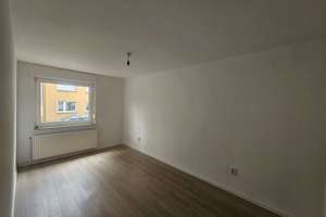 3 Zimmer Wohnung in Essen West ab sofort bezugsfertig – Hagenbeckstraße 24, 45143 Altendorf, Essen – Vorschaubild 2