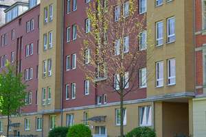 2-Zimmer-Dachgeschosswohnung mit Balkon und Badewanne