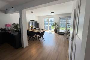 Klimaneutrale Doppelhaus Hälfte mit Garten, großer Terrasse,  Bergblick – Die vollständige Adresse der Immobilie erhältst du vom Anbieter., 83052 Bruckmühl – Vorschaubild 2