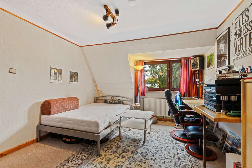 Immobilie in Braak - Sanierungsbedürftige Doppelhaushälfte mit großzügigem Grundstück und Doppelgarage in HH-Rahlstedt - Bild 11