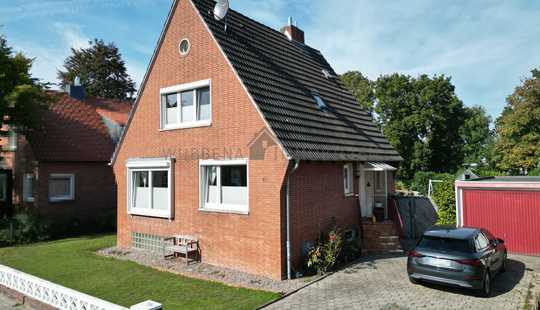 Bild von Wohnen mit Wohlfühlfaktor in Herrentor – Gepflegtes Einfamilienhaus mit Pool, Kamin und Garage!