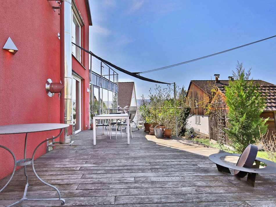 EG: Weitläufige Terrasse mi...