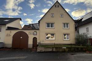 gepflegtes Wohnhaus mit Scheune in Werbach – Die vollständige Adresse der Immobilie erhältst du vom Anbieter., 97956 Werbach – Vorschaubild 1