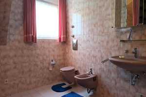 Gepflegtes 5-Zimmer-Einfamilienhaus mit Einliegerwohnung und wunderbarem Blick über Winterberg – Hochsauerlandkreis – Vorschaubild 13