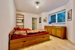 Sehr geräumige Doppelhaushälfte (4 Schlafzimmer) in zentraler Ruhiglage von Kleinmachnow – Die vollständige Adresse der Immobilie erhältst du vom Anbieter., 14532 Kleinmachnow – Vorschaubild 9