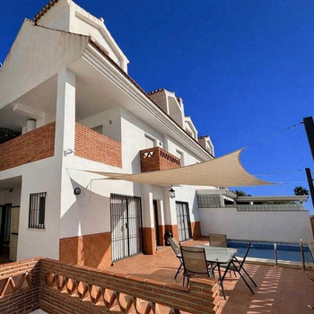 Exklusives Reihenhaus in Benalmádena Pueblo mit Meerblick