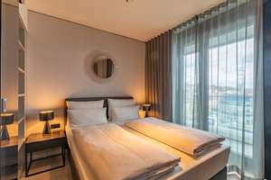 Möbliertes Studio mit Balkon: 10.OG Cloud No.7 über Milaneo – Die vollständige Adresse der Immobilie erhältst du vom Anbieter., 70191 Europaviertel, Stuttgart – Vorschaubild 4