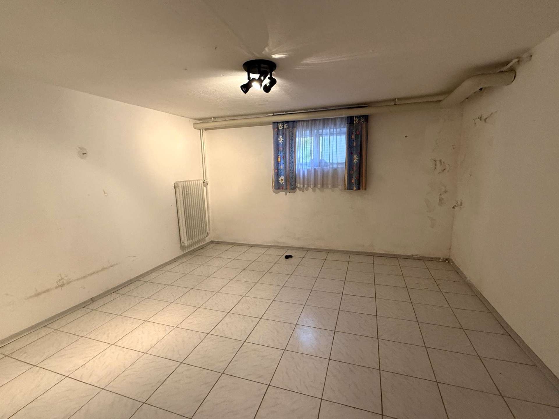 Immobilie in Bayerbach - Wohnen auf einer Ebene.
Großzügiger Bungalow in Siedlungslage - Bild 18