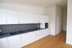 Ab 01.11.2026: Dachgeschoss-Wohntraum mit Süd-Balkon, Abendsonne, Aufzug, Tiefgarage + Wallbox! – Die vollständige Adresse der Immobilie erhältst du vom Anbieter., 15711 Königs Wusterhausen – Vorschaubild 3