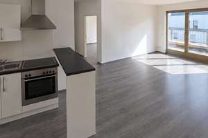 Helle 2-Zimmer Wohnung mit Terrasse und Skyline Blick