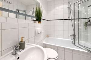 Stilvolle 2-Zimmer-Altbauwohnung in bester Lage im Nordend-West – 60318 Nordend-West, Frankfurt am Main – Vorschaubild 5