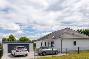 Provisionsfrei* Freistehendes Einfamilienhaus mit Doppelgarage (Bungalow / Bj. 2012) in Bad Bevensen – Alte Gärtnerei 12, 29549 Bad Bevensen – Vorschaubild 1