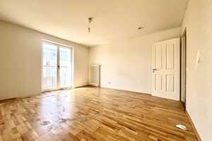 Bezugsfreie 3-Zimmerwohnung mit Fahrstuhl, TG und Wintergarten - Provisionsfrei – Berlin – Vorschaubild 3