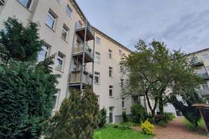 Helle und ruhige 2-Raum Wohnung mit Einbauküche, Balkon und Ausblick