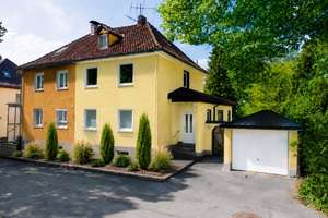 Toll sanierte Doppelhaushälfte mit Garten, Garage und Einbauküche in Coburg, Nähe Lauterer Höhe – Die vollständige Adresse der Immobilie erhältst du vom Anbieter., 96450 Mitte, Coburg – Vorschaubild 1