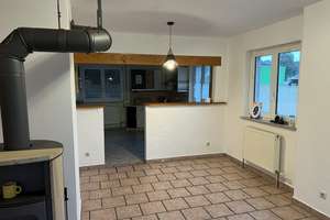 Schöne DHH am Ortsrand mit unverbautem Blick // 147qm Wohnfläche / 7 Zimmer / Einziehen & Wohlfühlen – Die vollständige Adresse der Immobilie erhältst du vom Anbieter., 96274 Itzgrund – Vorschaubild 9
